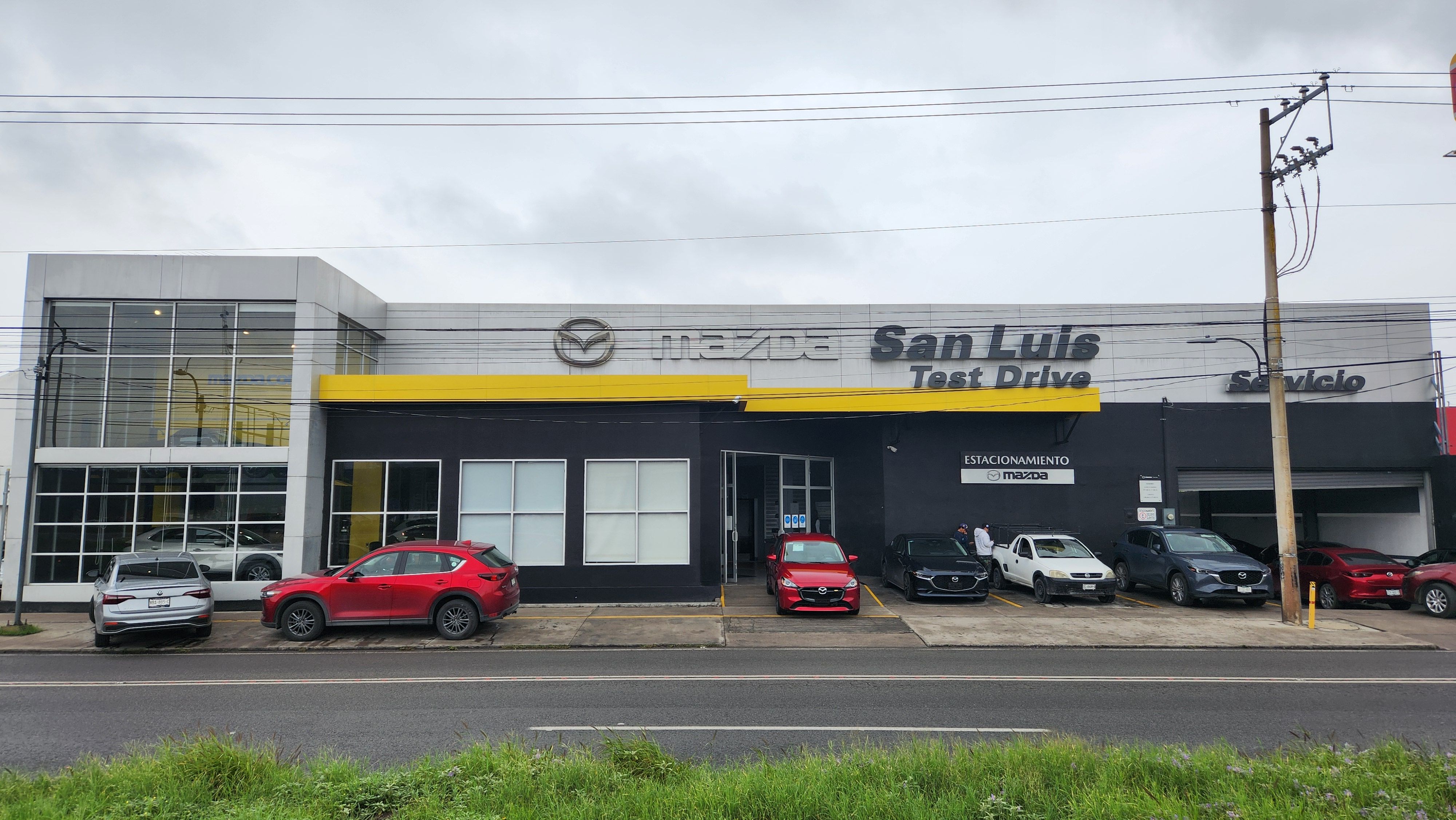 Mazda San Luis - Carretera 57