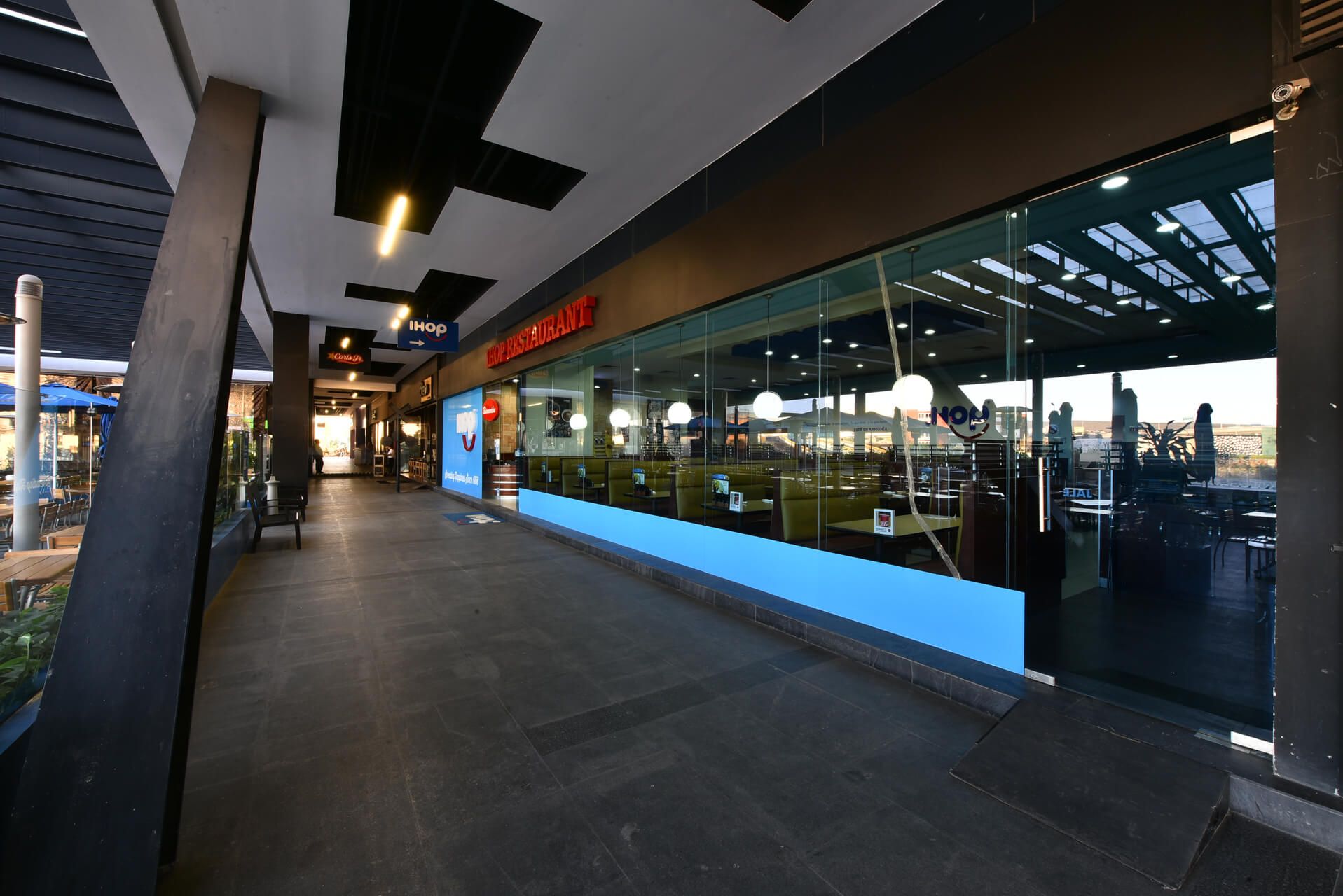 Tiendas y Servicios - escala-queretaro